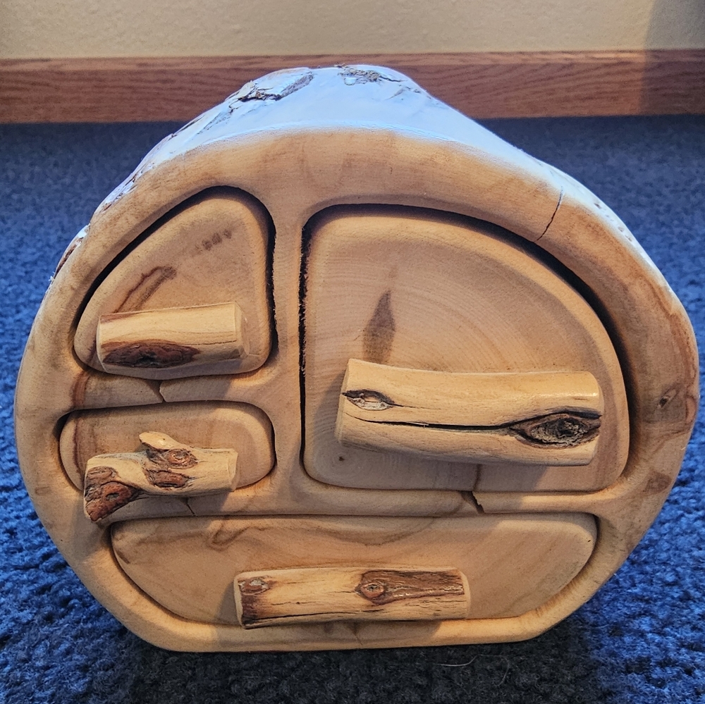 Log jewlery box